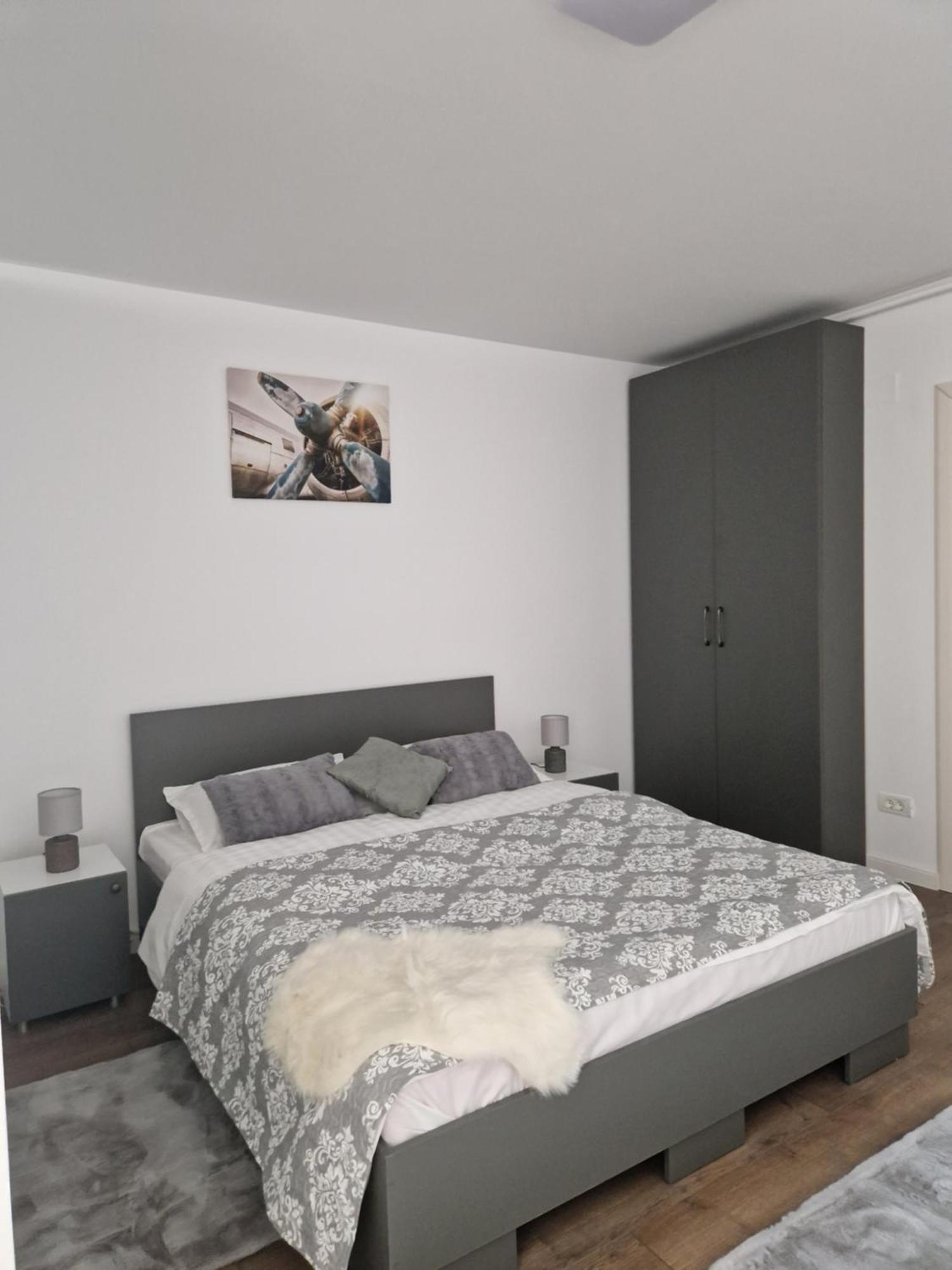 Craitelor Boutique Airport Apartment Otopeni Exteriör bild